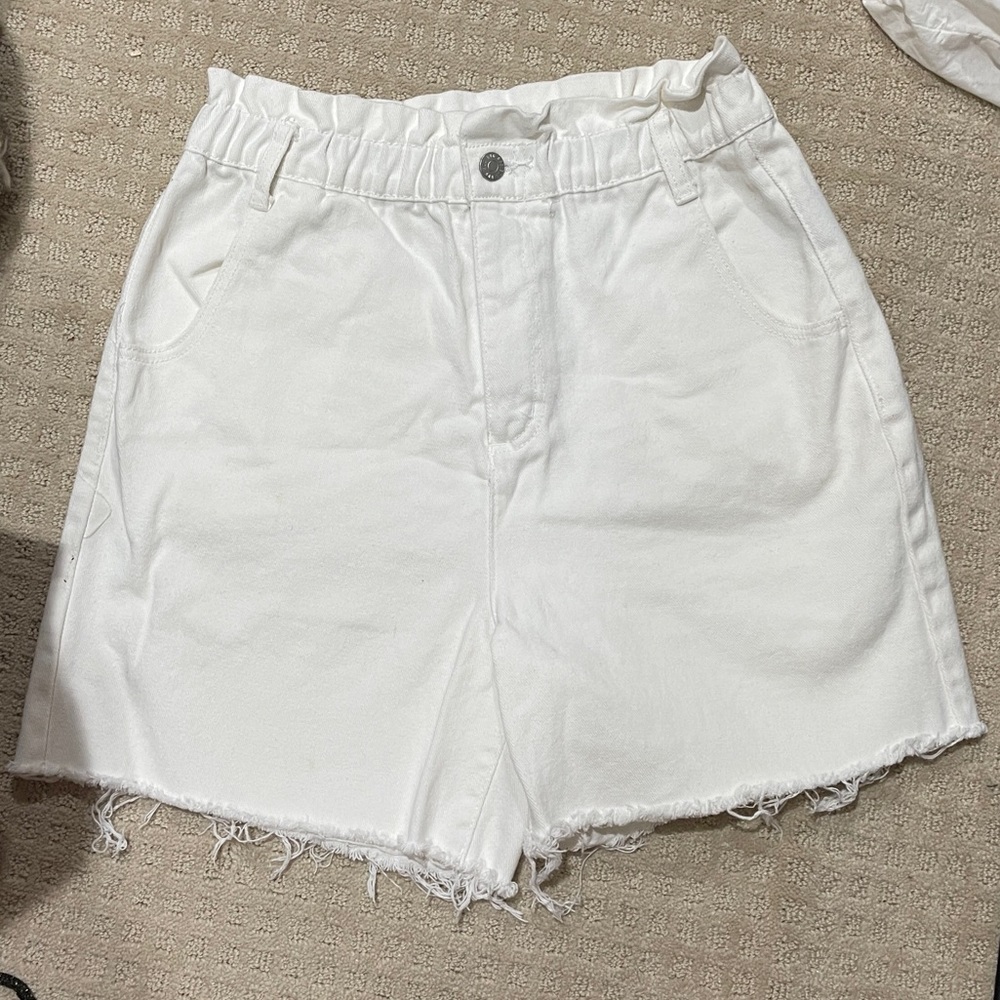 White Shorts urban outfitters